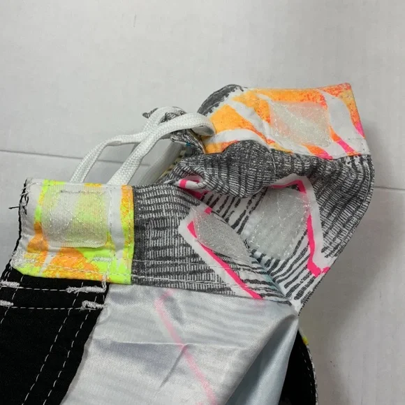 NWT O’Neil Kids Board Shorts SZ 26 - Picture 8 of 9